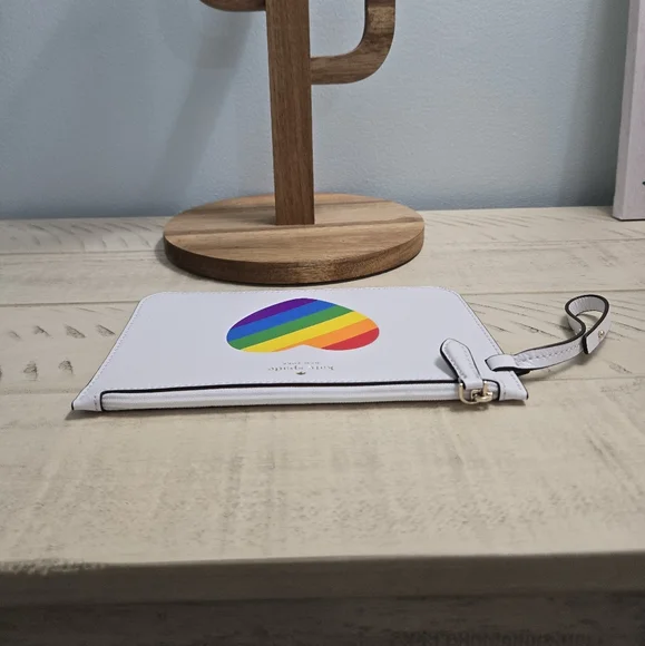 Kate Spade New York White Pebble Leather Rainbow Skinny Wristlet/Clutch NWOT - Picture 7 of 9